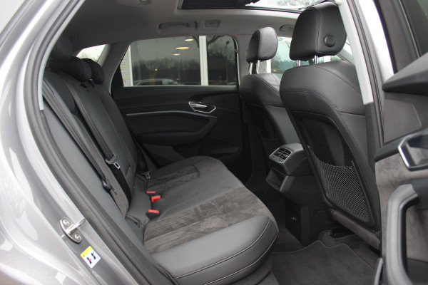 Audi e-tron 50 quattro Business edition Plus 71 kWh / Panoramadak / Camera / Luchtvering / Intr.voorverwarming / Leder&Alcantara / 20'' / Navigatie / DAB / Stoelverwarming / ACC