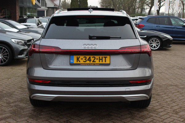Audi e-tron 50 quattro Business edition Plus 71 kWh / Panoramadak / Camera / Luchtvering / Intr.voorverwarming / Leder&Alcantara / 20'' / Navigatie / DAB / Stoelverwarming / ACC