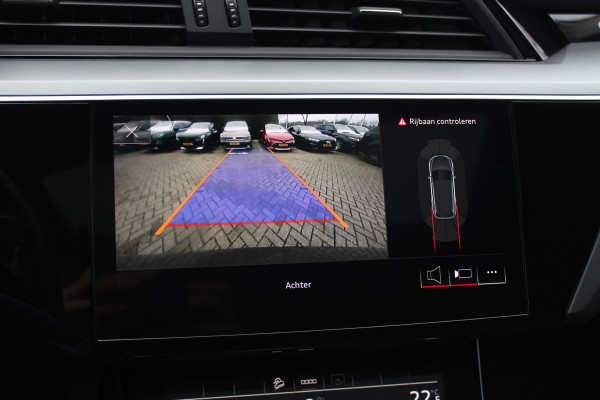 Audi e-tron 50 quattro Business edition Plus 71 kWh / Panoramadak / Camera / Luchtvering / Intr.voorverwarming / Leder&Alcantara / 20'' / Navigatie / DAB / Stoelverwarming / ACC