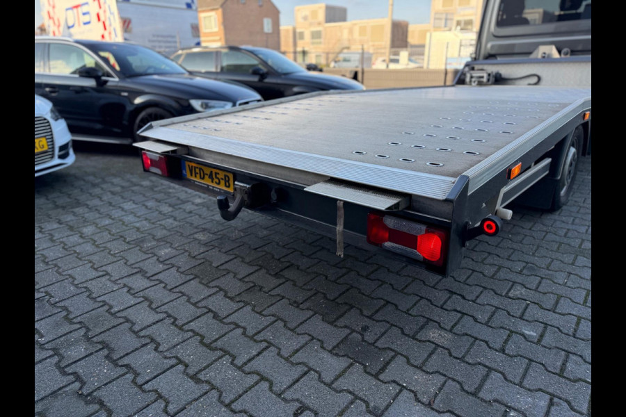 Iveco Daily 35S21 3.0 410 AUTOMAAT CARPLAY-CLIMA-CRUISE-ELEKTRISCHE LIER-FULL LED-LUCHTVERING-NAVIGATIE-TACHOGRAAF-TREKHAAK