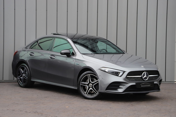 Mercedes-Benz A-Klasse 250e Sedan AMG | 218PK | Pano | Keyless-go | Sfeerverlichting | Memory | Multibeam | Standkachel | Widescreen | NL-Auto | 2021.