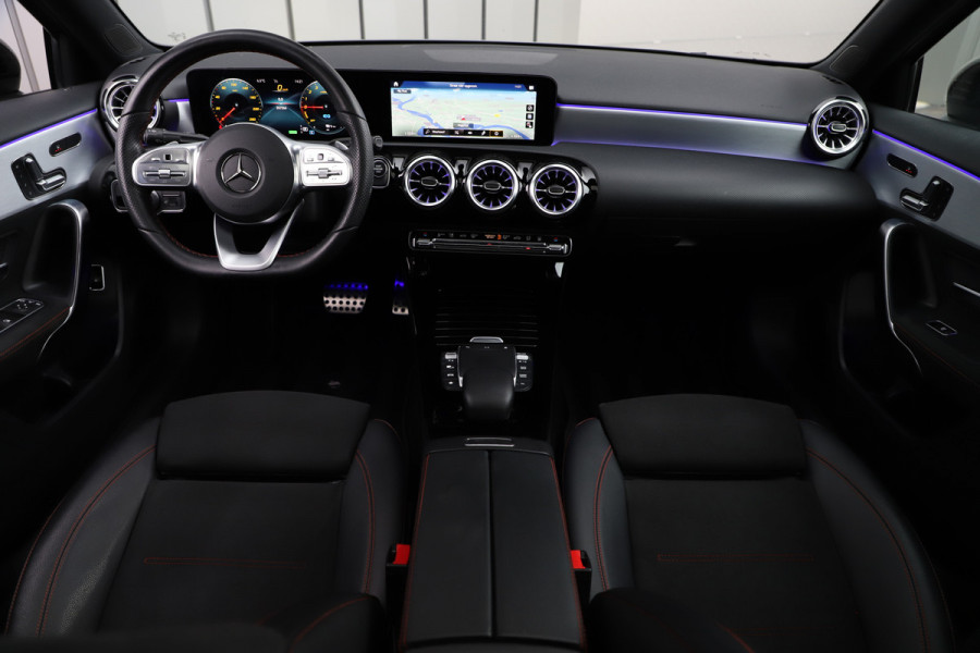 Mercedes-Benz A-Klasse 250e Sedan AMG | 218PK | Pano | Keyless-go | Sfeerverlichting | Memory | Multibeam | Standkachel | Widescreen | NL-Auto | 2021.