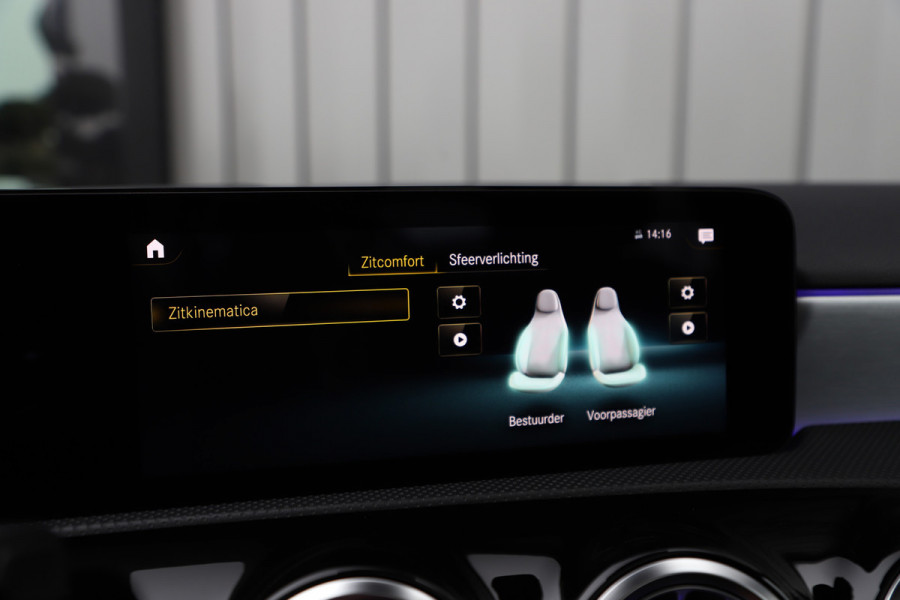 Mercedes-Benz A-Klasse 250e Sedan AMG | 218PK | Pano | Keyless-go | Sfeerverlichting | Memory | Multibeam | Standkachel | Widescreen | NL-Auto | 2021.
