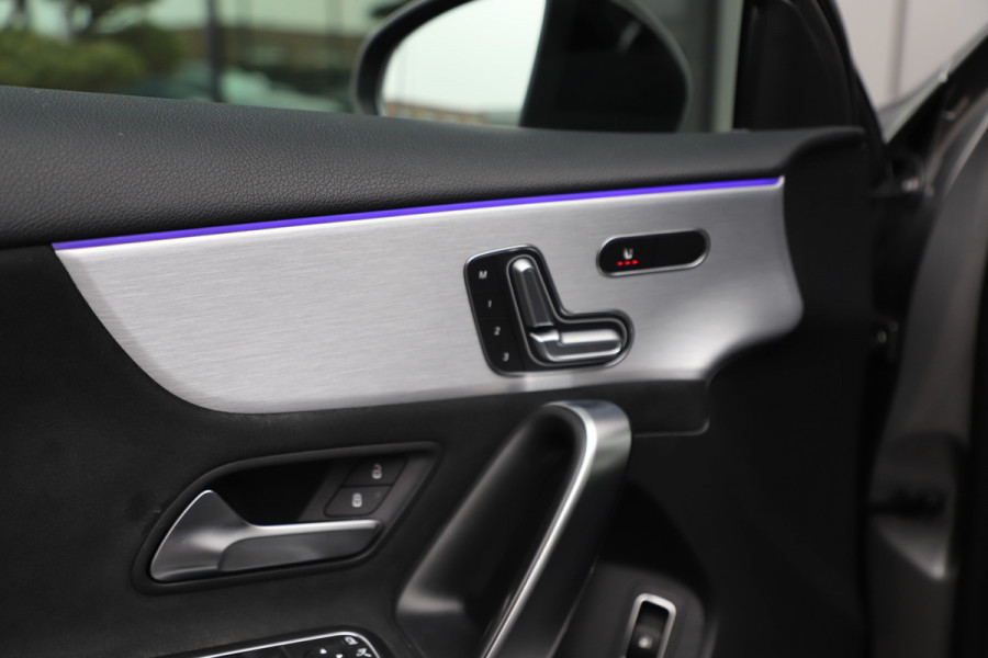 Mercedes-Benz A-Klasse 250e Sedan AMG | 218PK | Pano | Keyless-go | Sfeerverlichting | Memory | Multibeam | Standkachel | Widescreen | NL-Auto | 2021.