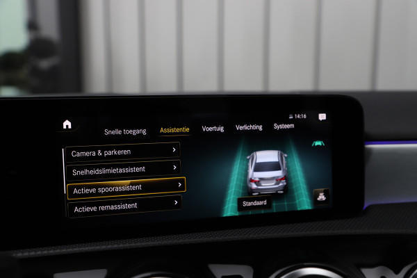 Mercedes-Benz A-Klasse 250e Sedan AMG | 218PK | Pano | Keyless-go | Sfeerverlichting | Memory | Multibeam | Standkachel | Widescreen | NL-Auto | 2021.
