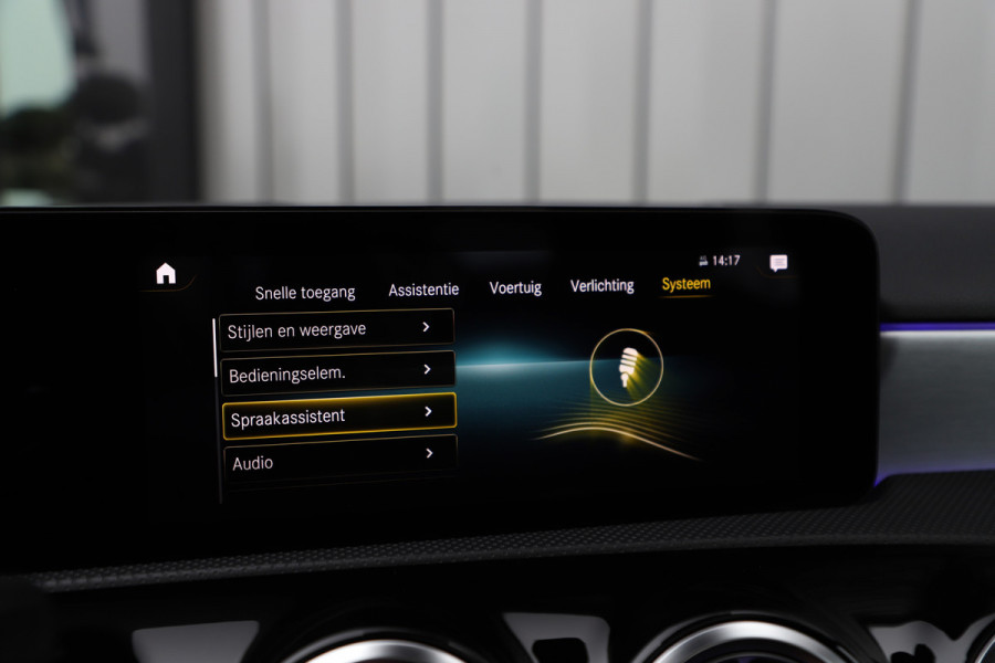 Mercedes-Benz A-Klasse 250e Sedan AMG | 218PK | Pano | Keyless-go | Sfeerverlichting | Memory | Multibeam | Standkachel | Widescreen | NL-Auto | 2021.