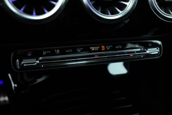 Mercedes-Benz A-Klasse 250e Sedan AMG | 218PK | Pano | Keyless-go | Sfeerverlichting | Memory | Multibeam | Standkachel | Widescreen | NL-Auto | 2021.