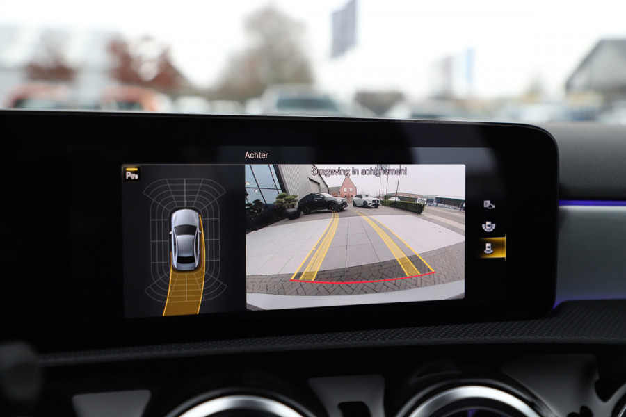 Mercedes-Benz A-Klasse 250e Sedan AMG | 218PK | Pano | Keyless-go | Sfeerverlichting | Memory | Multibeam | Standkachel | Widescreen | NL-Auto | 2021.