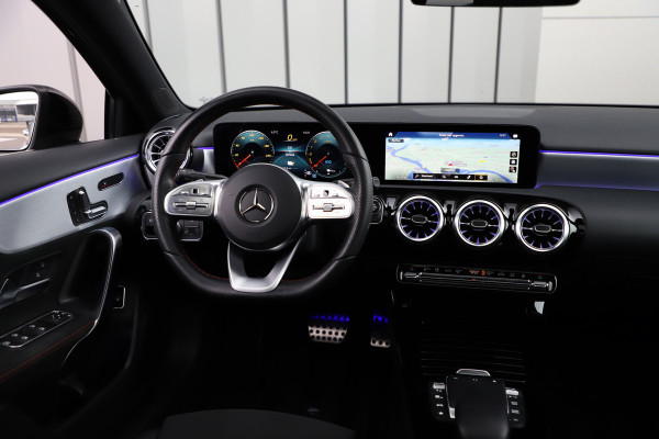 Mercedes-Benz A-Klasse 250e Sedan AMG | 218PK | Pano | Keyless-go | Sfeerverlichting | Memory | Multibeam | Standkachel | Widescreen | NL-Auto | 2021.