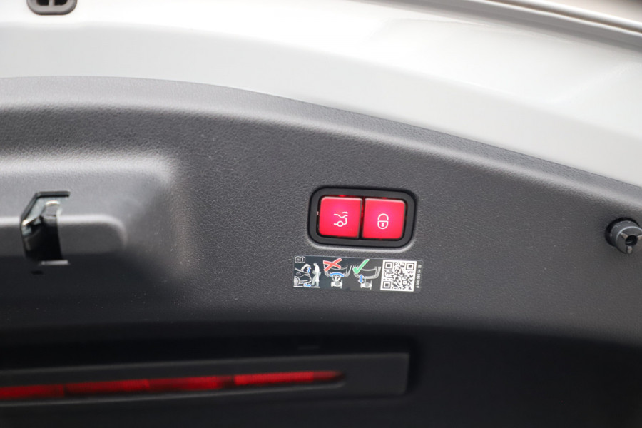 Mercedes-Benz CLE Coupé 300e AMG | 313PK | Pano | Head-up | Keyless-go | Burmester | Sfeerverlichting | Digital-light | Distronic | 2024.