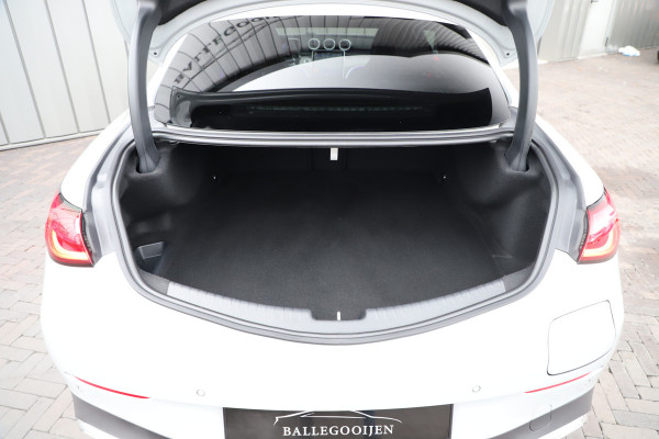Mercedes-Benz CLE Coupé 300e AMG | 313PK | Pano | Head-up | Keyless-go | Burmester | Sfeerverlichting | Digital-light | Distronic | 2024.