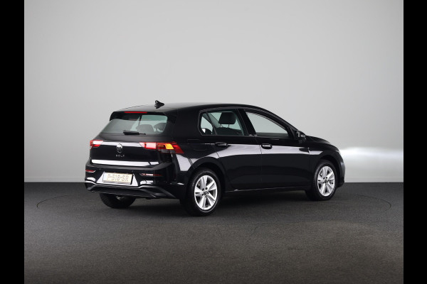 Volkswagen Golf 1.0 TSI Life 110 pk | Navigatie | Parkeersensoren | Adaptieve cruise control | LED koplampen | Apple Carplay/Android Auto |