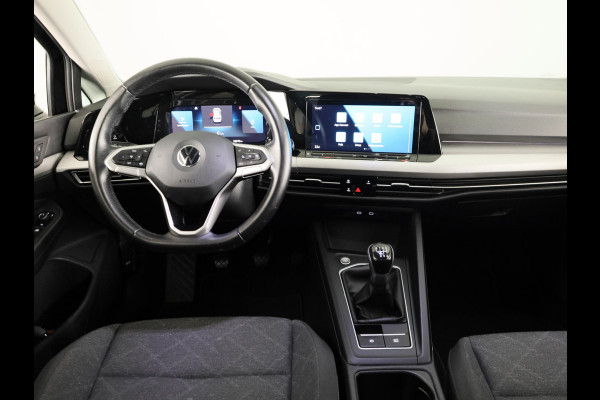 Volkswagen Golf 1.0 TSI Life 110 pk | Navigatie | Parkeersensoren | Adaptieve cruise control | LED koplampen | Apple Carplay/Android Auto |