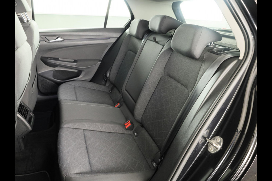 Volkswagen Golf 1.0 TSI Life 110 pk | Navigatie | Parkeersensoren | Adaptieve cruise control | LED koplampen | Apple Carplay/Android Auto |