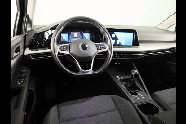 Volkswagen Golf 1.0 TSI Life 110 pk | Navigatie | Parkeersensoren | Adaptieve cruise control | LED koplampen | Apple Carplay/Android Auto |