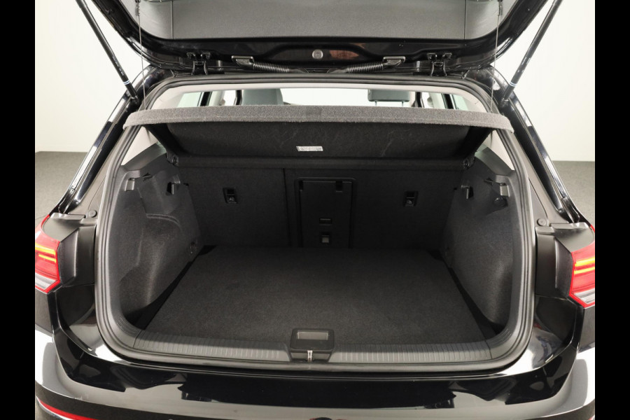 Volkswagen Golf 1.0 TSI Life 110 pk | Navigatie | Parkeersensoren | Adaptieve cruise control | LED koplampen | Apple Carplay/Android Auto |