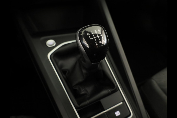 Volkswagen Golf 1.0 TSI Life 110 pk | Navigatie | Parkeersensoren | Adaptieve cruise control | LED koplampen | Apple Carplay/Android Auto |