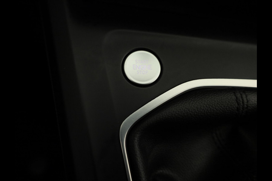 Volkswagen Golf 1.0 TSI Life 110 pk | Navigatie | Parkeersensoren | Adaptieve cruise control | LED koplampen | Apple Carplay/Android Auto |