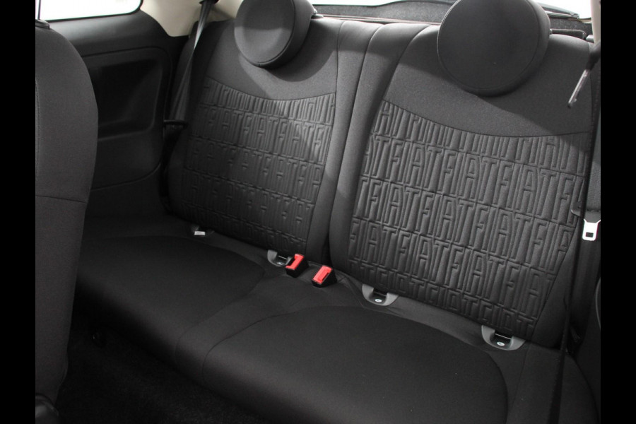 Fiat 500 1.0 Hybrid Dolcevita | Panorama dak | Climate Control | Cruise Control | Navigatie | Apple Carplay/Android Auto | Dab | Digitale Cockpit | Parkeer Sensoren | Lichtmetalen Velgen 16"  | Led