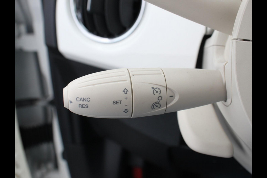 Fiat 500 1.0 Hybrid Dolcevita | Panorama dak | Climate Control | Cruise Control | Navigatie | Apple Carplay/Android Auto | Dab | Digitale Cockpit | Parkeer Sensoren | Lichtmetalen Velgen 16"  | Led