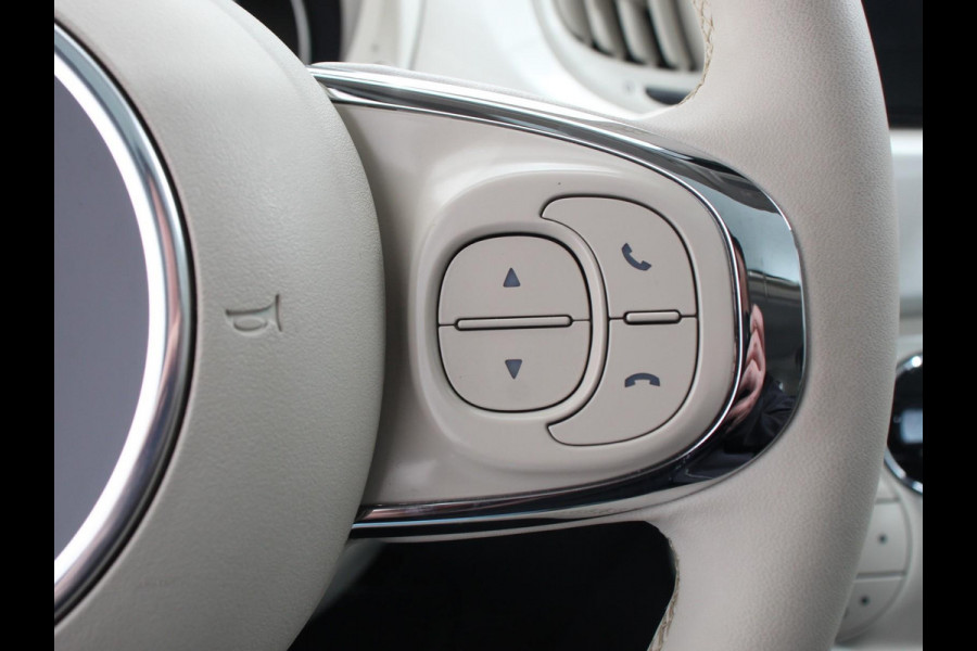 Fiat 500 1.0 Hybrid Dolcevita | Panorama dak | Climate Control | Cruise Control | Navigatie | Apple Carplay/Android Auto | Dab | Digitale Cockpit | Parkeer Sensoren | Lichtmetalen Velgen 16"  | Led