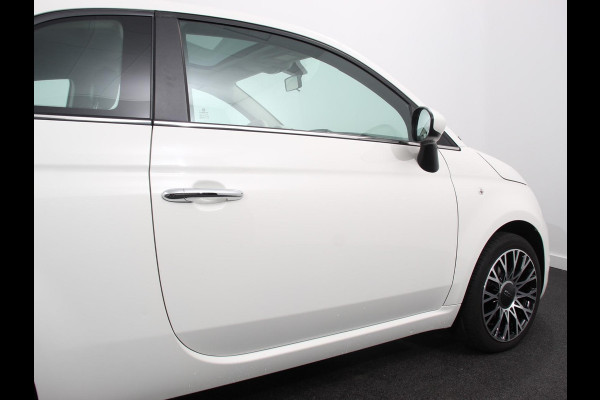 Fiat 500 1.0 Hybrid Dolcevita | Panorama dak | Climate Control | Cruise Control | Navigatie | Apple Carplay/Android Auto | Dab | Digitale Cockpit | Parkeer Sensoren | Lichtmetalen Velgen 16"  | Led