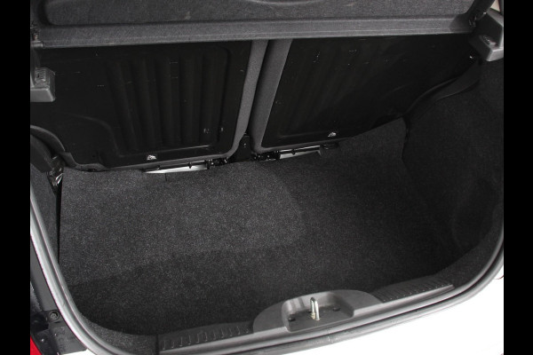 Fiat 500 1.0 Hybrid Dolcevita | Panorama dak | Climate Control | Cruise Control | Navigatie | Apple Carplay/Android Auto | Dab | Digitale Cockpit | Parkeer Sensoren | Lichtmetalen Velgen 16"  | Led