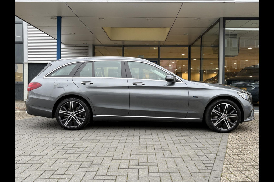 Mercedes-Benz C-Klasse Estate 300 e Avantgarde 320pk PHEV | Trekhaak | Adaptive cruise control | Stoelverwarming | Dodehoeksensoren | Elektrische stoelen met geheugenfunctie | Head up Display |