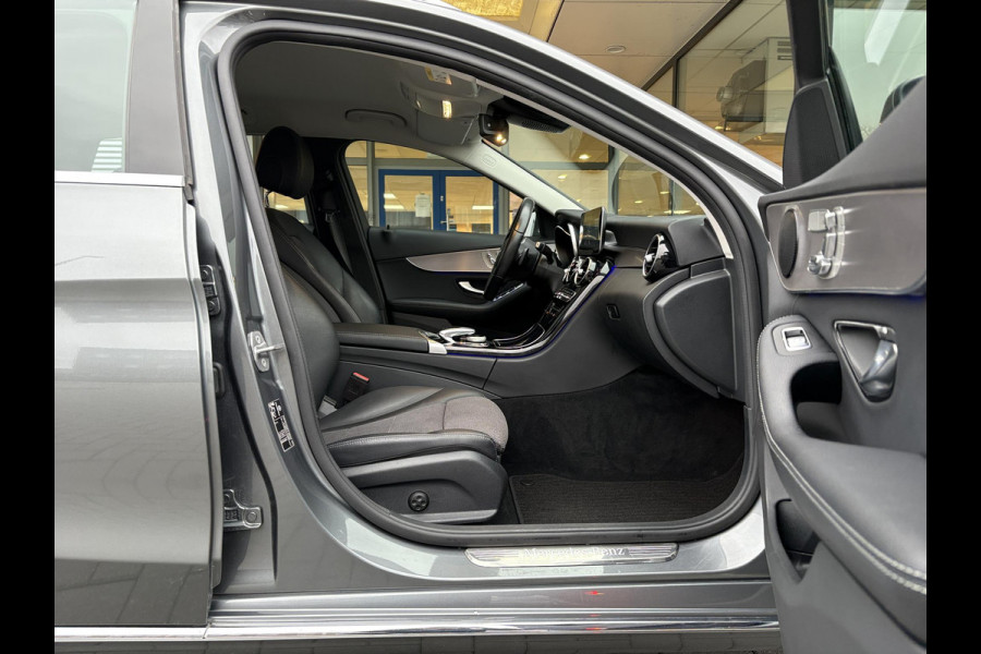 Mercedes-Benz C-Klasse Estate 300 e Avantgarde 320pk PHEV | Trekhaak | Adaptive cruise control | Stoelverwarming | Dodehoeksensoren | Elektrische stoelen met geheugenfunctie | Head up Display |