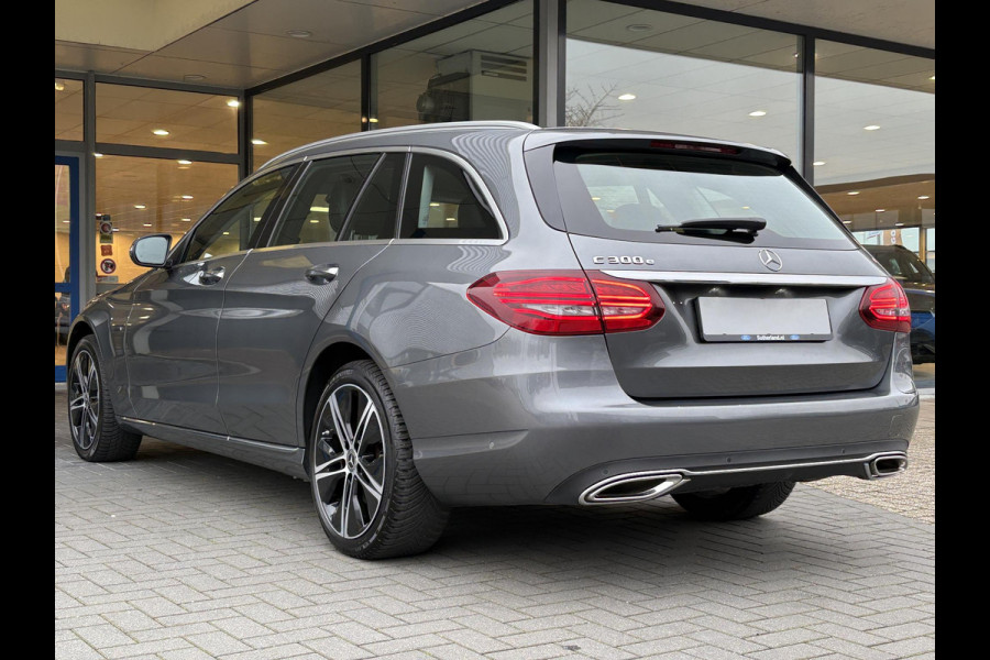 Mercedes-Benz C-Klasse Estate 300 e Avantgarde 320pk PHEV | Trekhaak | Adaptive cruise control | Stoelverwarming | Dodehoeksensoren | Elektrische stoelen met geheugenfunctie | Head up Display |