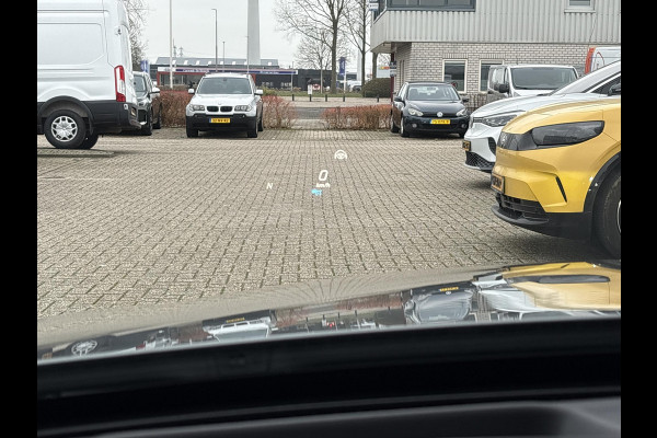 Mercedes-Benz C-Klasse Estate 300 e Avantgarde 320pk PHEV | Trekhaak | Adaptive cruise control | Stoelverwarming | Dodehoeksensoren | Elektrische stoelen met geheugenfunctie | Head up Display |