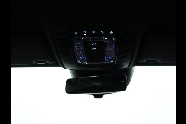 Mercedes-Benz CLA-Klasse Shooting Brake 180 AMG Sportpakket | Keyless Go | Sfeerverlichting | Car Play | Stoelverwarming | Parkeerpakket met Camera | Inclusief 24 maanden Mercedes-Benz Certified garantie voor Europa.