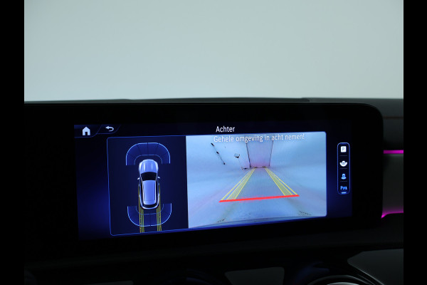 Mercedes-Benz CLA-Klasse Shooting Brake 180 AMG Sportpakket | Keyless Go | Sfeerverlichting | Car Play | Stoelverwarming | Parkeerpakket met Camera | Inclusief 24 maanden Mercedes-Benz Certified garantie voor Europa.