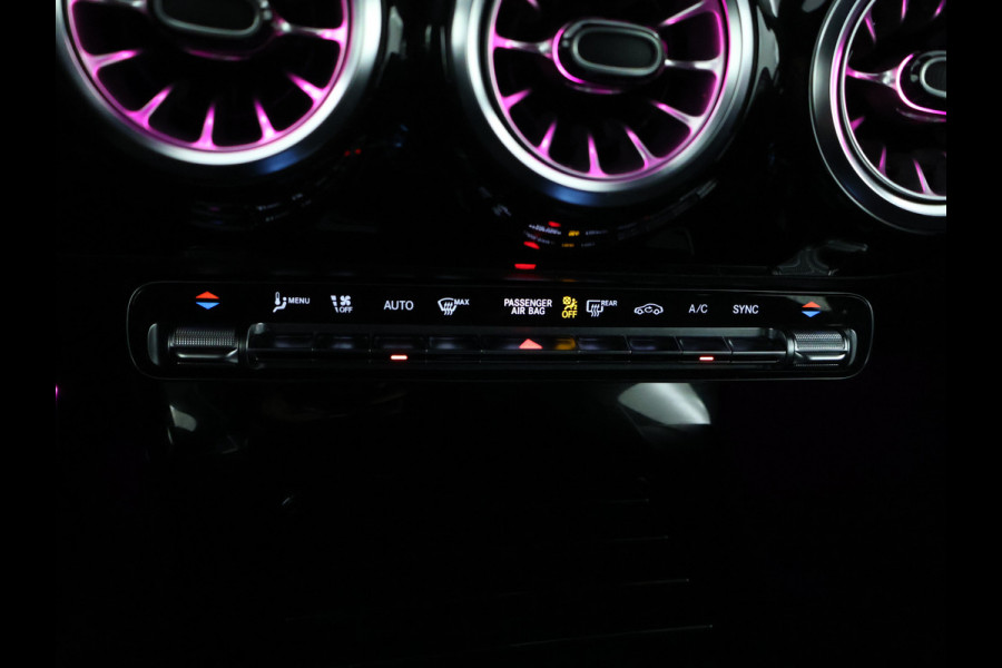 Mercedes-Benz CLA-Klasse Shooting Brake 180 AMG Sportpakket | Keyless Go | Sfeerverlichting | Car Play | Stoelverwarming | Parkeerpakket met Camera | Inclusief 24 maanden Mercedes-Benz Certified garantie voor Europa.