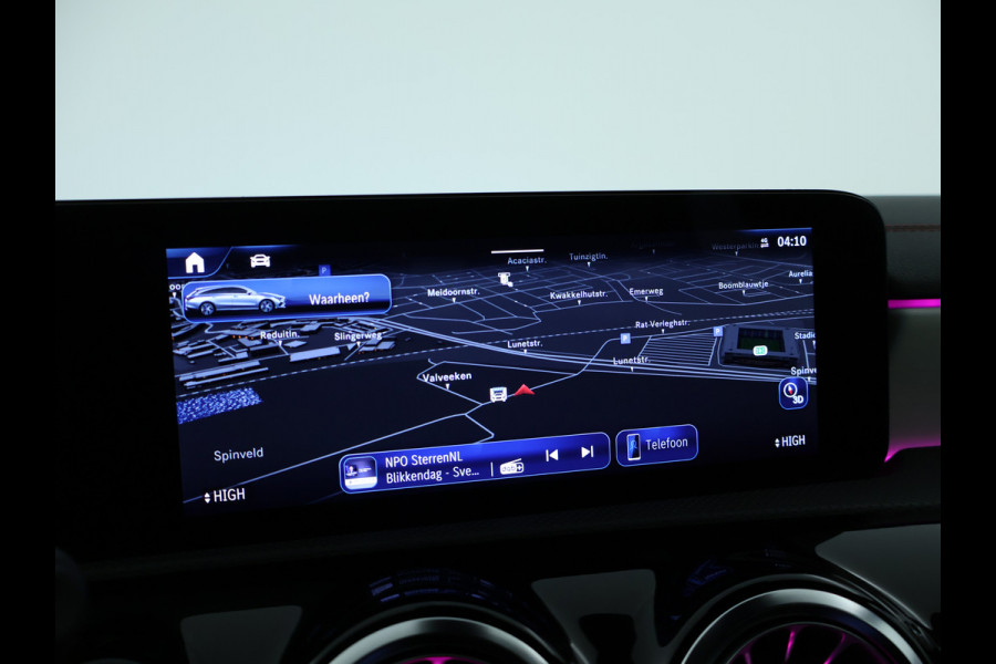 Mercedes-Benz CLA-Klasse Shooting Brake 180 AMG Sportpakket | Keyless Go | Sfeerverlichting | Car Play | Stoelverwarming | Parkeerpakket met Camera | Inclusief 24 maanden Mercedes-Benz Certified garantie voor Europa.