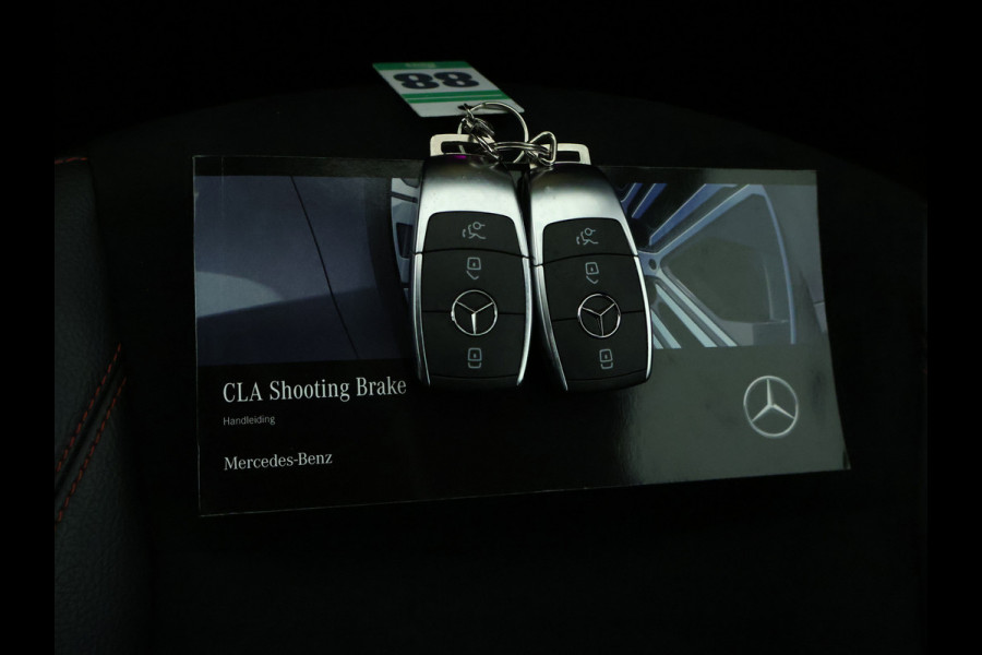 Mercedes-Benz CLA-Klasse Shooting Brake 180 AMG Sportpakket | Keyless Go | Sfeerverlichting | Car Play | Stoelverwarming | Parkeerpakket met Camera | Inclusief 24 maanden Mercedes-Benz Certified garantie voor Europa.