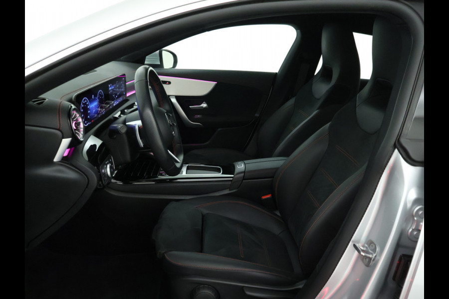 Mercedes-Benz CLA-Klasse Shooting Brake 180 AMG Sportpakket | Keyless Go | Sfeerverlichting | Car Play | Stoelverwarming | Parkeerpakket met Camera | Inclusief 24 maanden Mercedes-Benz Certified garantie voor Europa.