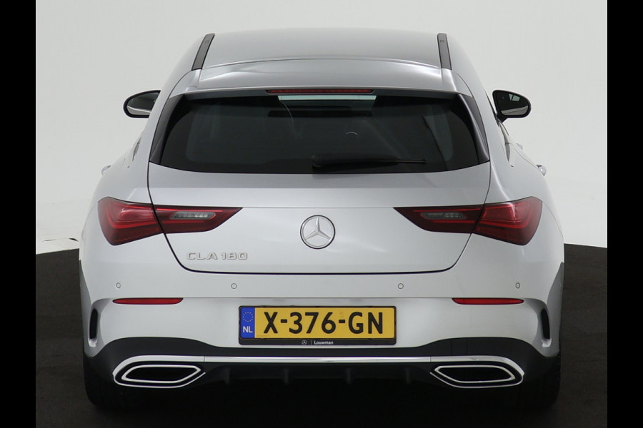 Mercedes-Benz CLA-Klasse Shooting Brake 180 AMG Sportpakket | Keyless Go | Sfeerverlichting | Car Play | Stoelverwarming | Parkeerpakket met Camera | Inclusief 24 maanden Mercedes-Benz Certified garantie voor Europa.