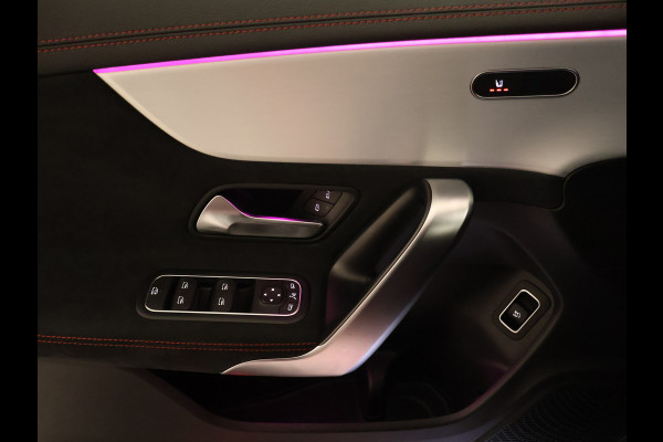 Mercedes-Benz CLA-Klasse Shooting Brake 180 AMG Sportpakket | Keyless Go | Sfeerverlichting | Car Play | Stoelverwarming | Parkeerpakket met Camera | Inclusief 24 maanden Mercedes-Benz Certified garantie voor Europa.