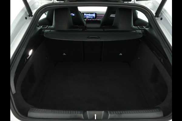 Mercedes-Benz CLA-Klasse Shooting Brake 180 AMG Sportpakket | Keyless Go | Sfeerverlichting | Car Play | Stoelverwarming | Parkeerpakket met Camera | Inclusief 24 maanden Mercedes-Benz Certified garantie voor Europa.