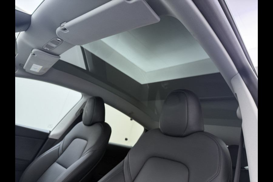 Tesla Model Y Performance AWD 535PK Leder Warmtepomp Autopilot FSD-4 Computer Panodak Navi Ecc Lmv 21" Elek.Stoelen+Memory Stoel+Stuurverwarmi Privacy Glas Matrix-Led Lithium-ion AMD Ryzen™ 4WD 1e Eigenaar Origineel Nederlandse Auto Fabrieksgarantie nog van toepassing