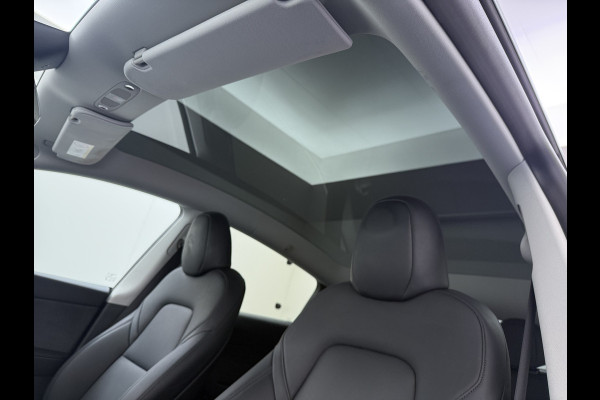 Tesla Model Y Performance AWD 535PK Leder Warmtepomp Autopilot FSD-4 Computer Panodak Navi Ecc Lmv 21" Elek.Stoelen+Memory Stoel+Stuurverwarmi Privacy Glas Matrix-Led Lithium-ion AMD Ryzen™ 4WD 1e Eigenaar Origineel Nederlandse Auto Fabrieksgarantie nog van toepassing