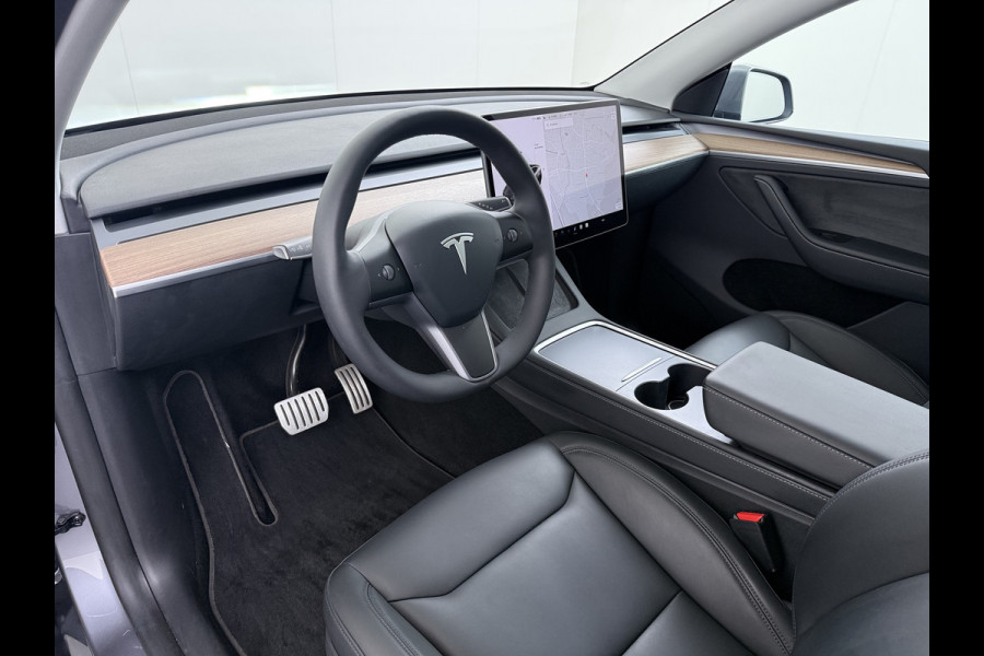 Tesla Model Y Performance AWD 535PK Leder Warmtepomp Autopilot FSD-4 Computer Panodak Navi Ecc Lmv 21" Elek.Stoelen+Memory Stoel+Stuurverwarmi Privacy Glas Matrix-Led Lithium-ion AMD Ryzen™ 4WD 1e Eigenaar Origineel Nederlandse Auto Fabrieksgarantie nog van toepassing