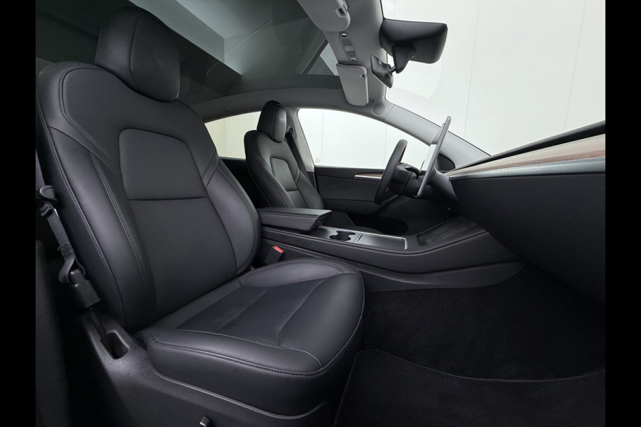 Tesla Model Y Performance AWD 535PK Leder Warmtepomp Autopilot FSD-4 Computer Panodak Navi Ecc Lmv 21" Elek.Stoelen+Memory Stoel+Stuurverwarmi Privacy Glas Matrix-Led Lithium-ion AMD Ryzen™ 4WD 1e Eigenaar Origineel Nederlandse Auto Fabrieksgarantie nog van toepassing
