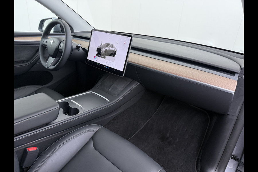 Tesla Model Y Performance AWD 535PK Leder Warmtepomp Autopilot FSD-4 Computer Panodak Navi Ecc Lmv 21" Elek.Stoelen+Memory Stoel+Stuurverwarmi Privacy Glas Matrix-Led Lithium-ion AMD Ryzen™ 4WD 1e Eigenaar Origineel Nederlandse Auto Fabrieksgarantie nog van toepassing