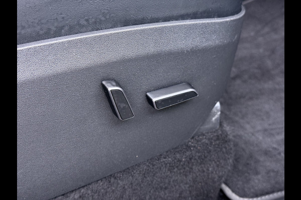 Tesla Model Y Performance AWD 535PK Leder Warmtepomp Autopilot FSD-4 Computer Panodak Navi Ecc Lmv 21" Elek.Stoelen+Memory Stoel+Stuurverwarmi Privacy Glas Matrix-Led Lithium-ion AMD Ryzen™ 4WD 1e Eigenaar Origineel Nederlandse Auto Fabrieksgarantie nog van toepassing