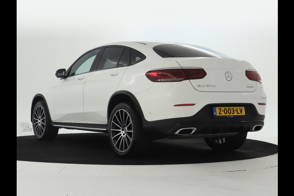 Mercedes-Benz GLC 300 e 4-MATIC AMG Nightpakket | Schuifdak | 360°-camera | Stoelverwarming voor en achter | Sfeerverlichting | Dodehoek Assistent | Inclusief 24 maanden Mercedes-Benz Certified garantie voor Europa.
