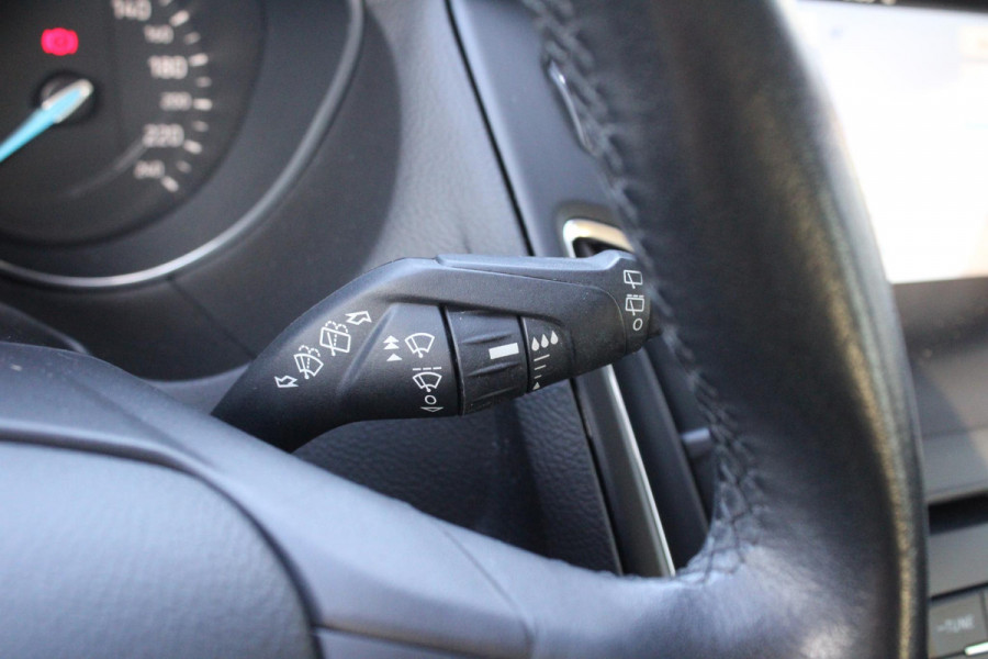 Ford FOCUS Wagon 1.0 Lease Edition | Trekhaak | Stoelverwarming | Airco | Cruise Control | Navigatie | CarPlay |