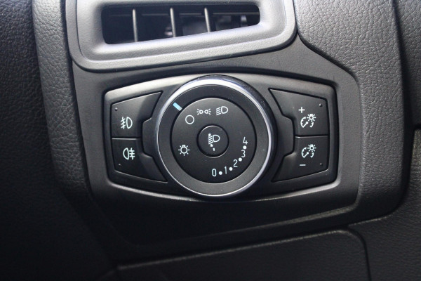 Ford FOCUS Wagon 1.0 Lease Edition | Trekhaak | Stoelverwarming | Airco | Cruise Control | Navigatie | CarPlay |