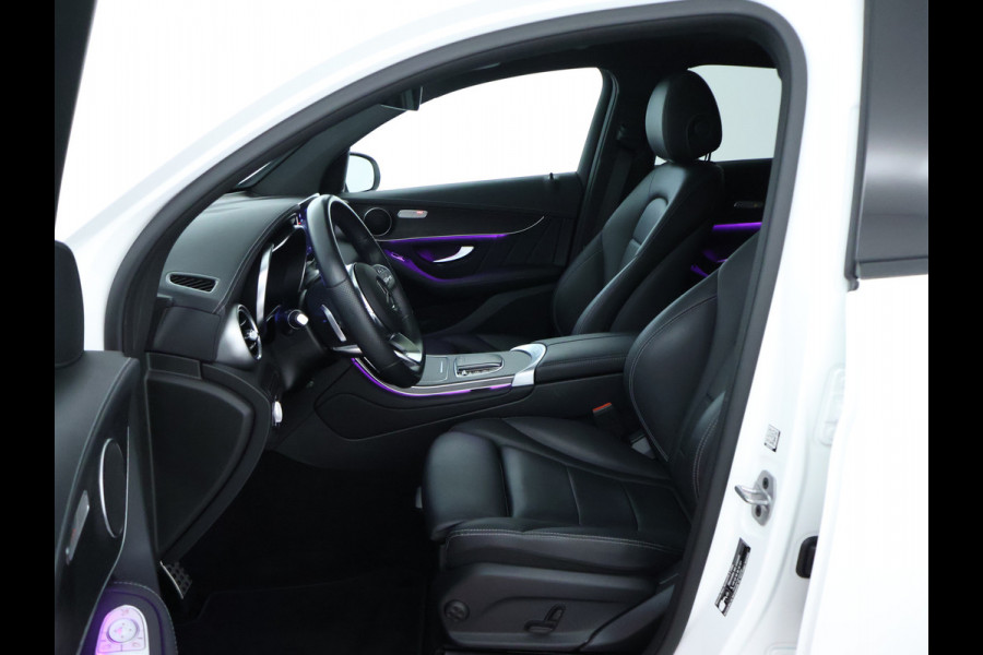 Mercedes-Benz GLC 300 e 4-MATIC AMG Nightpakket | Schuifdak | 360°-camera | Stoelverwarming voor en achter | Sfeerverlichting | Dodehoek Assistent | Inclusief 24 maanden Mercedes-Benz Certified garantie voor Europa.
